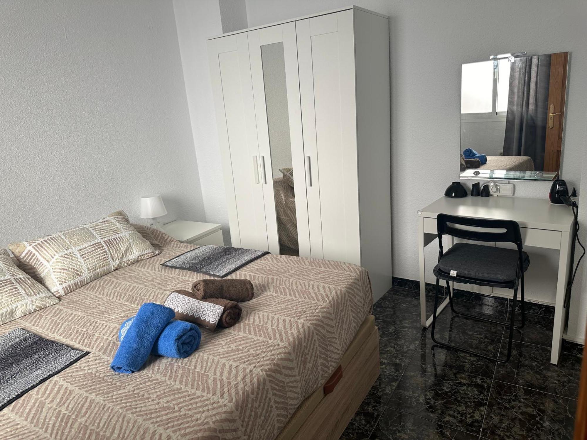 Almeria Centro Habitacion Privada En Apartamento Compartido Екстериор снимка