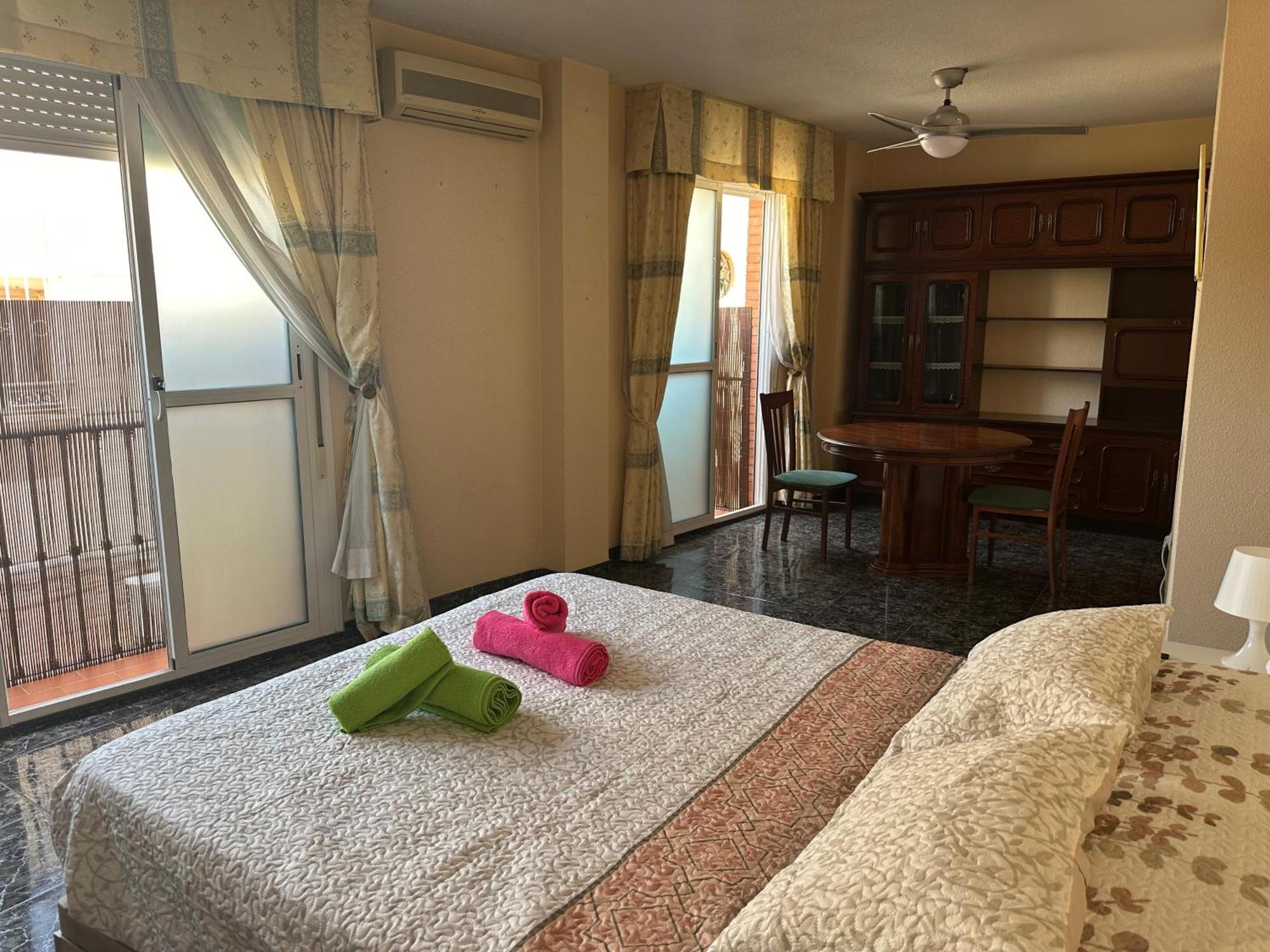 Almeria Centro Habitacion Privada En Apartamento Compartido Екстериор снимка