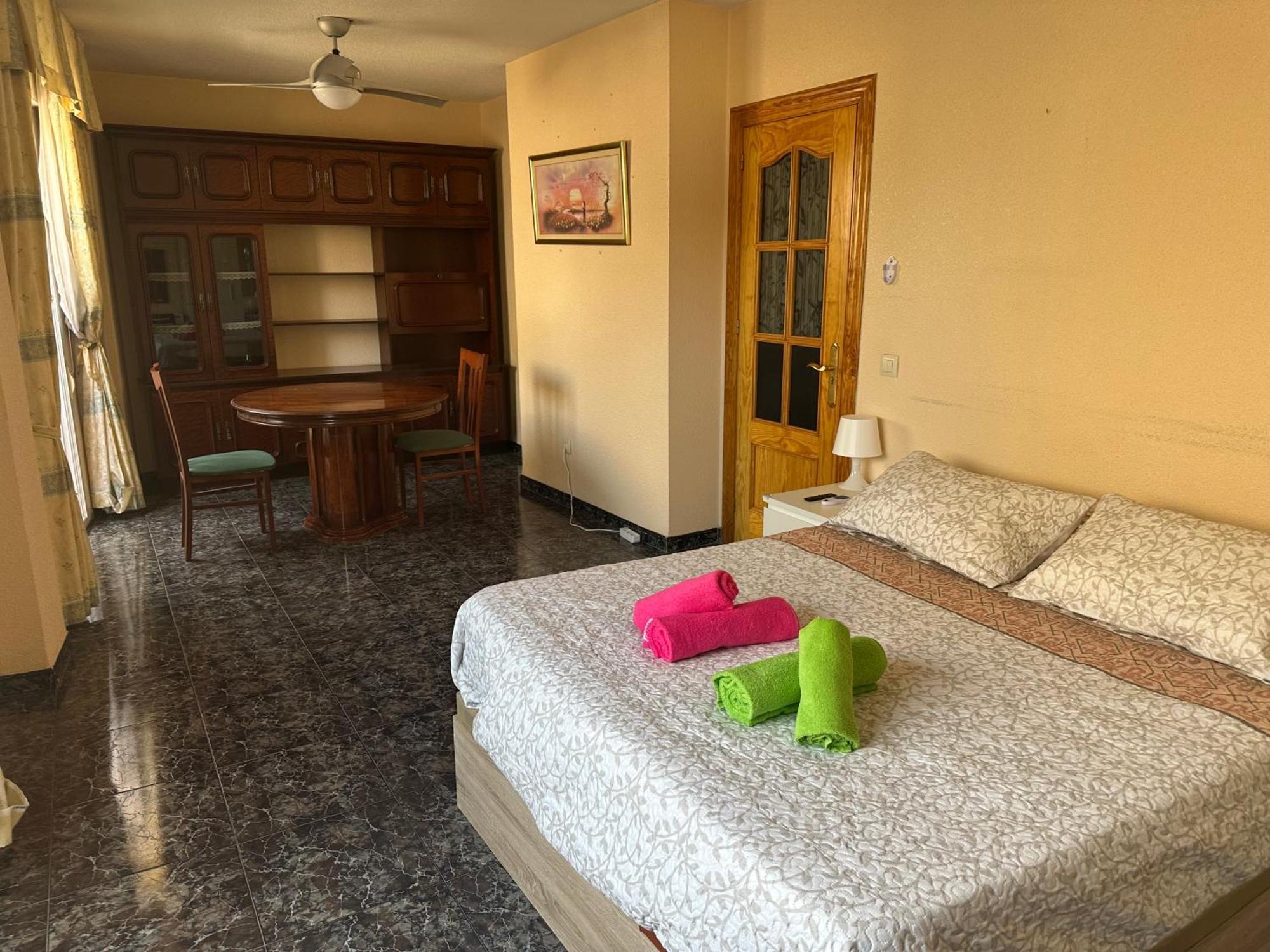Almeria Centro Habitacion Privada En Apartamento Compartido Екстериор снимка