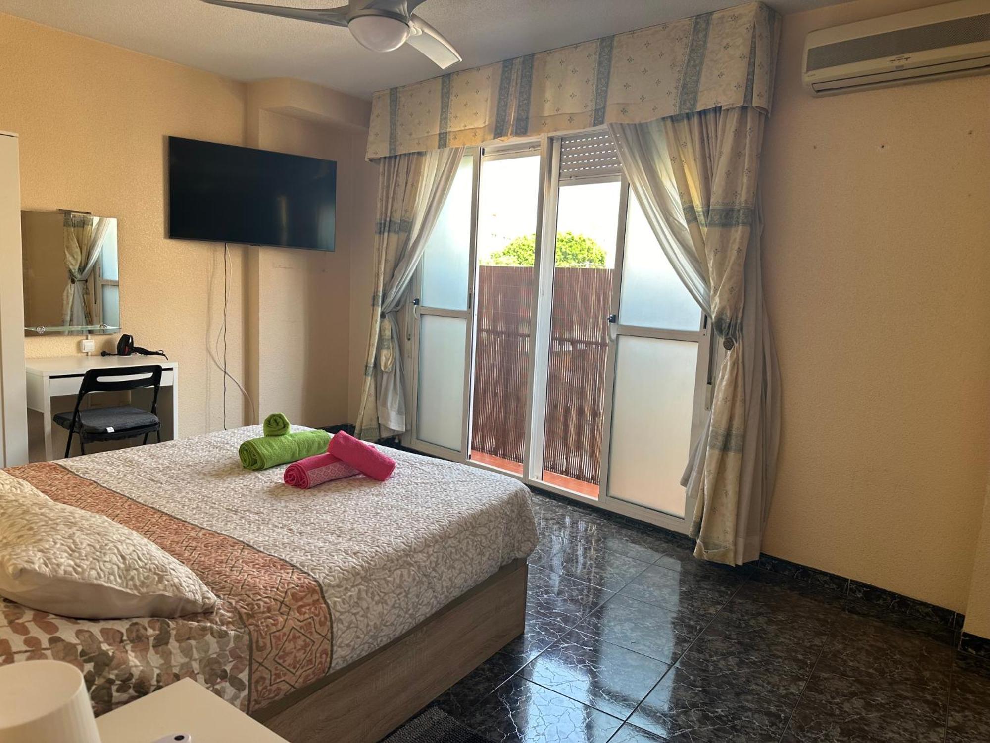Almeria Centro Habitacion Privada En Apartamento Compartido Екстериор снимка