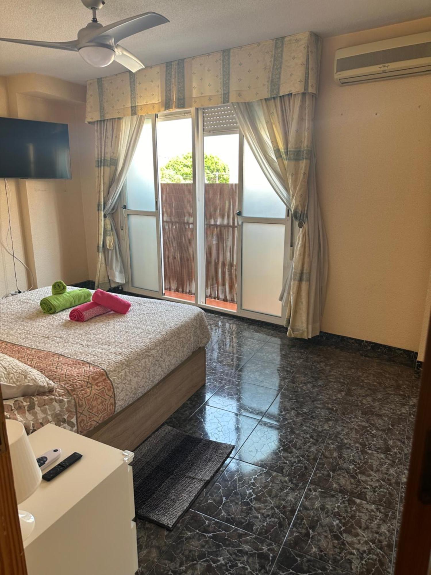 Almeria Centro Habitacion Privada En Apartamento Compartido Екстериор снимка