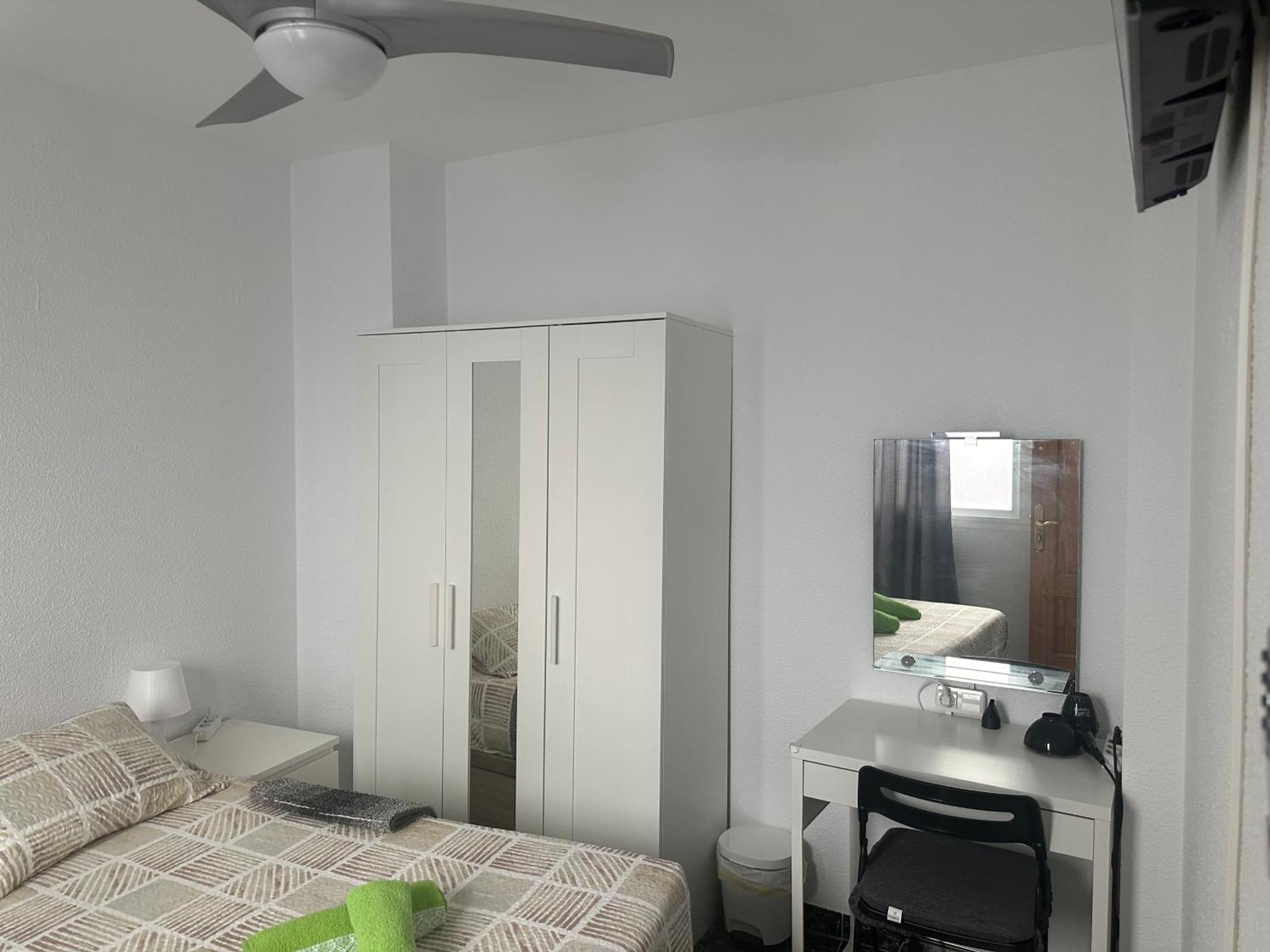 Almeria Centro Habitacion Privada En Apartamento Compartido Екстериор снимка