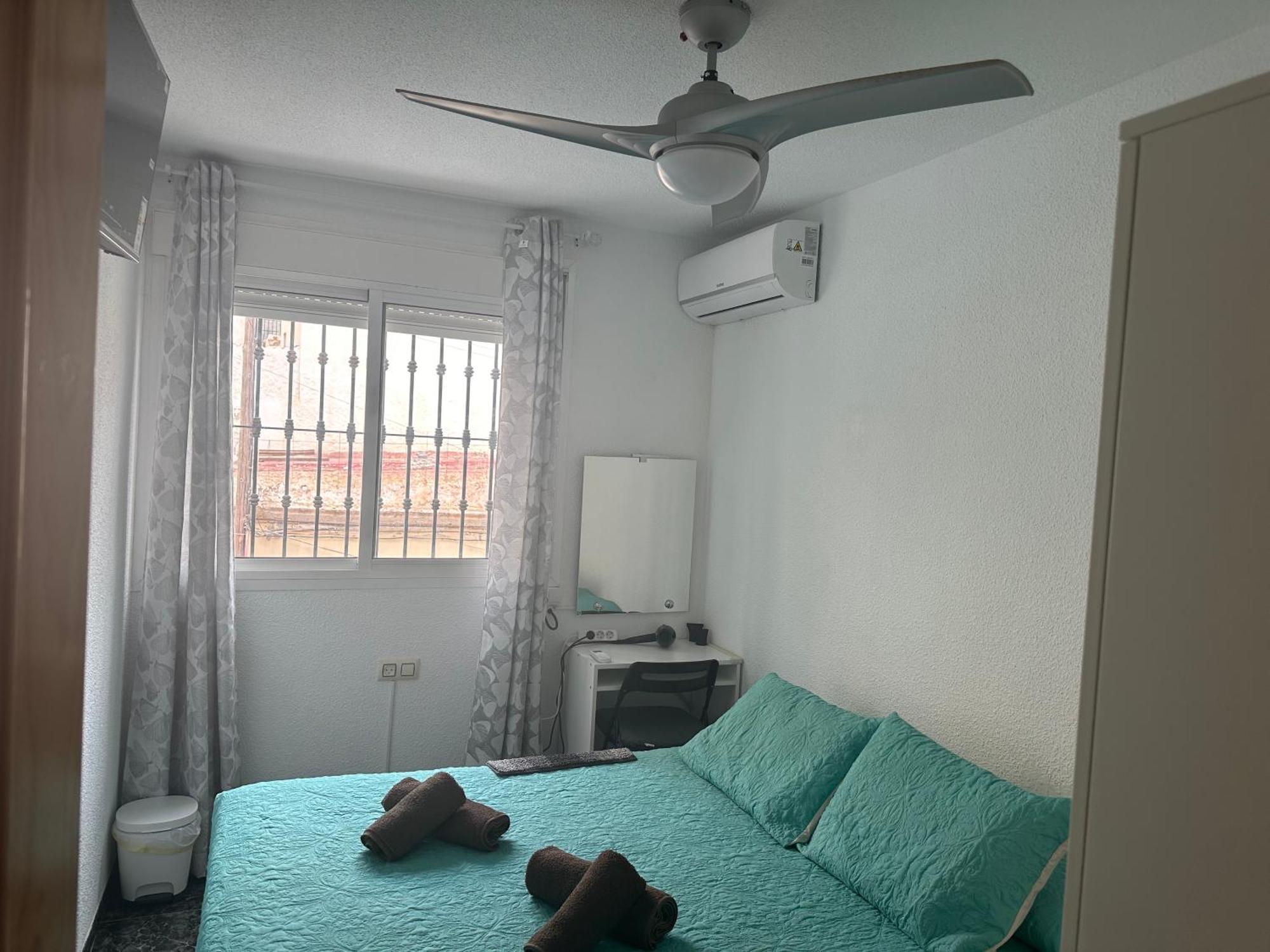 Almeria Centro Habitacion Privada En Apartamento Compartido Екстериор снимка