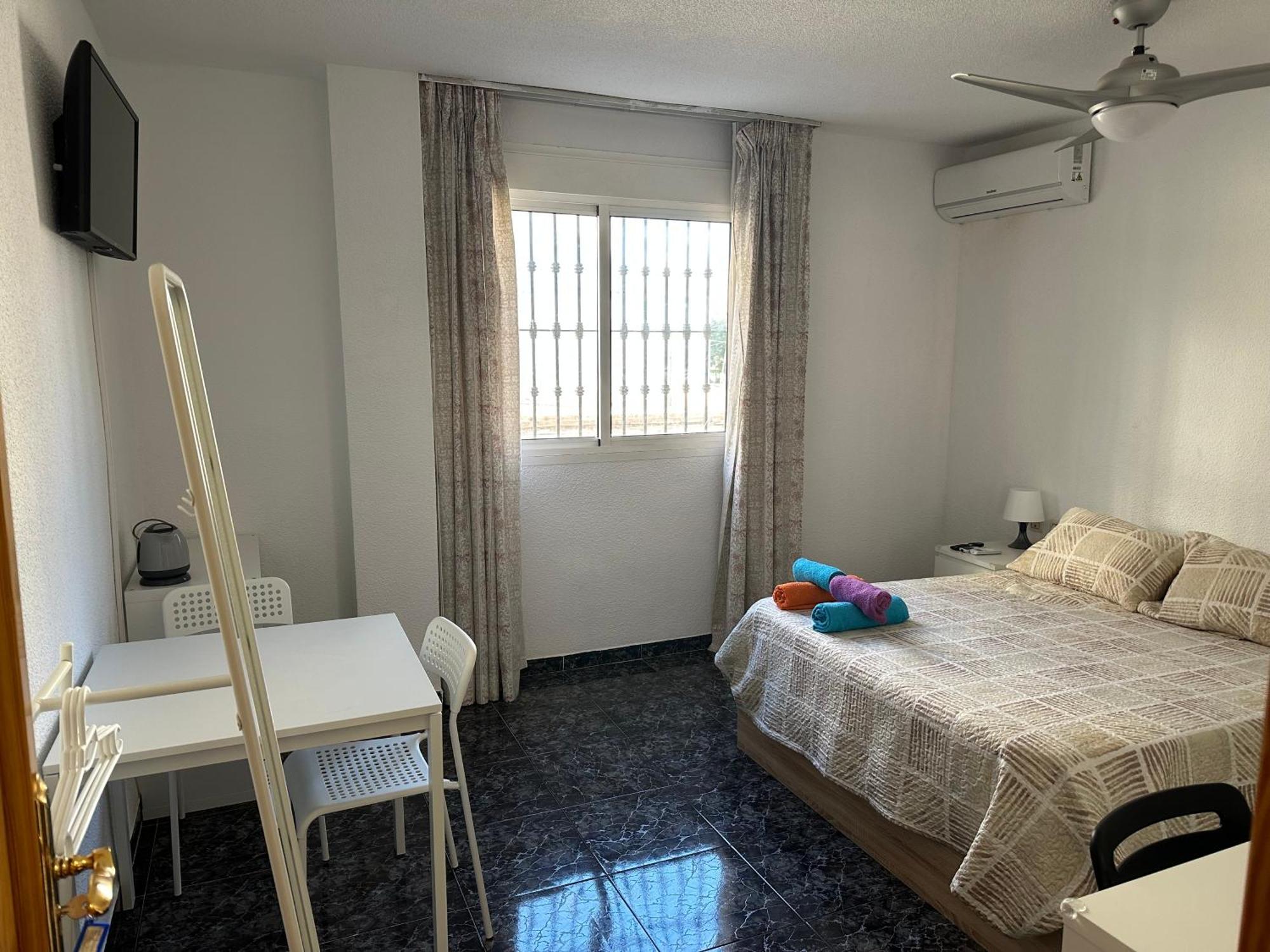 Almeria Centro Habitacion Privada En Apartamento Compartido Екстериор снимка