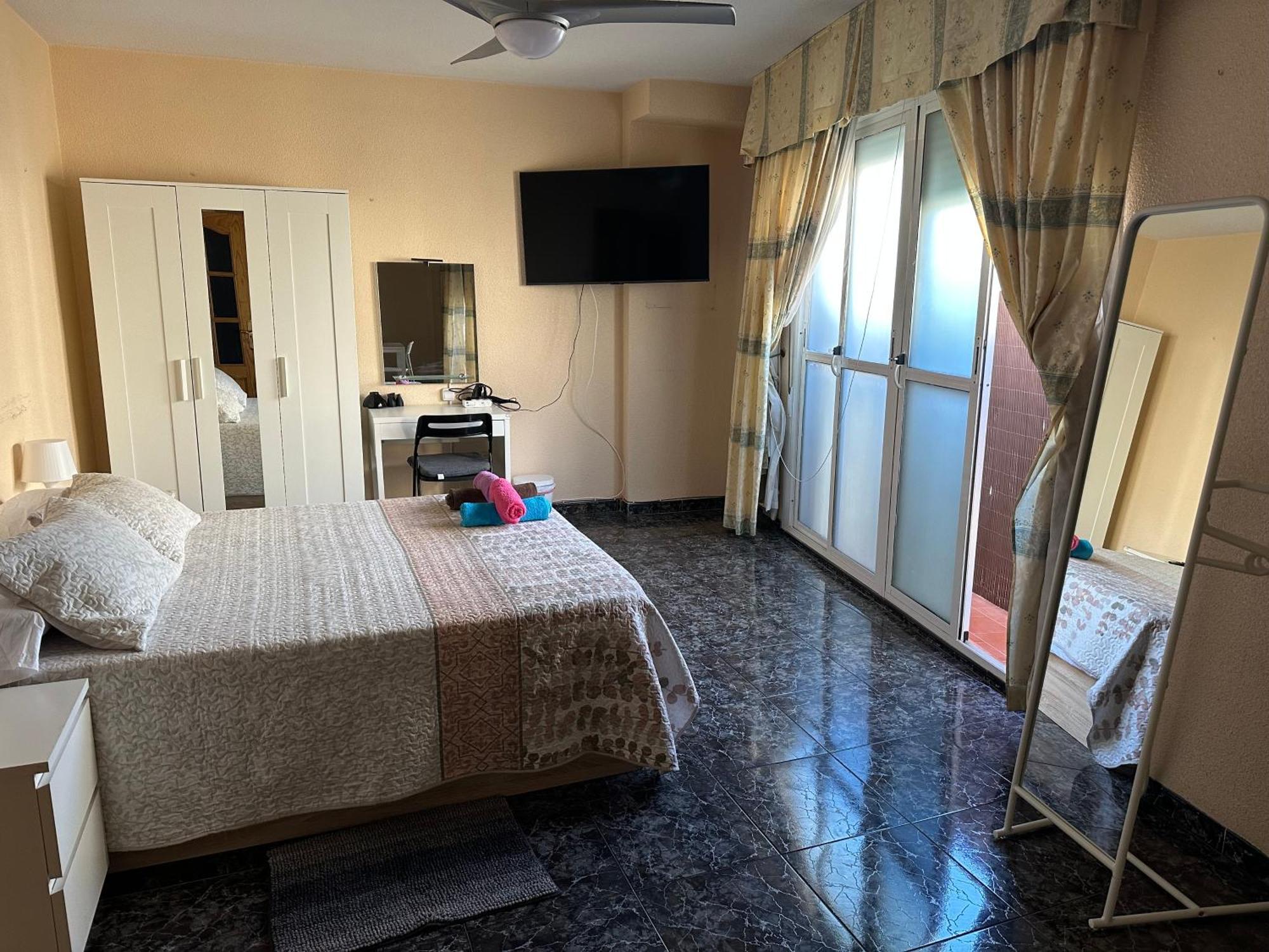 Almeria Centro Habitacion Privada En Apartamento Compartido Екстериор снимка