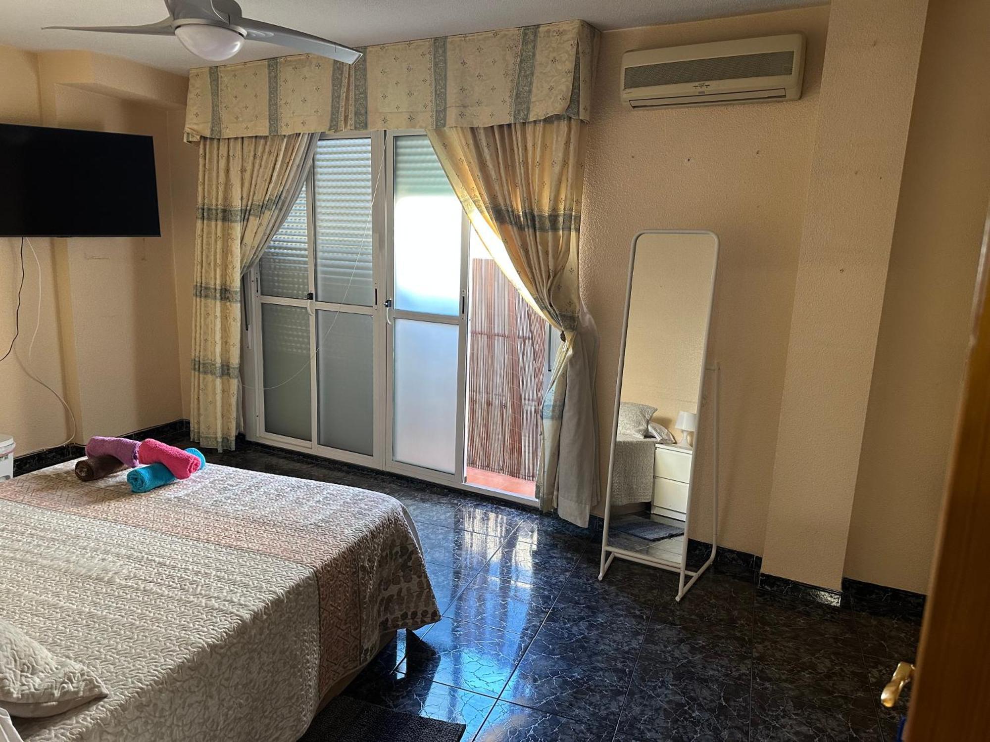 Almeria Centro Habitacion Privada En Apartamento Compartido Екстериор снимка